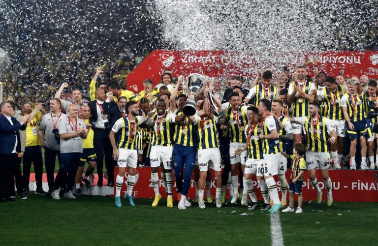 Fenerbahce Geger, Pecahkan Rekor Transfer Domestik