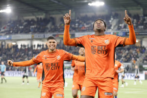 FC Volendam Kontrak Bek Veteran