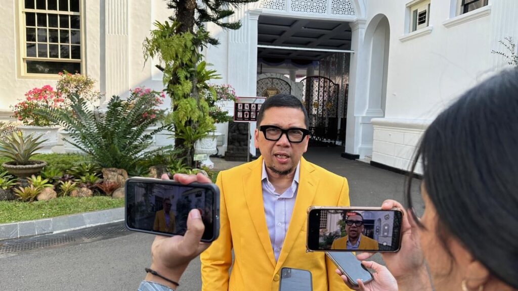 MK Minta DPR dan Pemerintah Revisi UU Pensiun Pejabat Negara